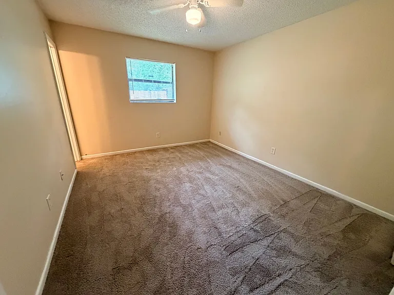 3902 Danube Cir — Photo 16