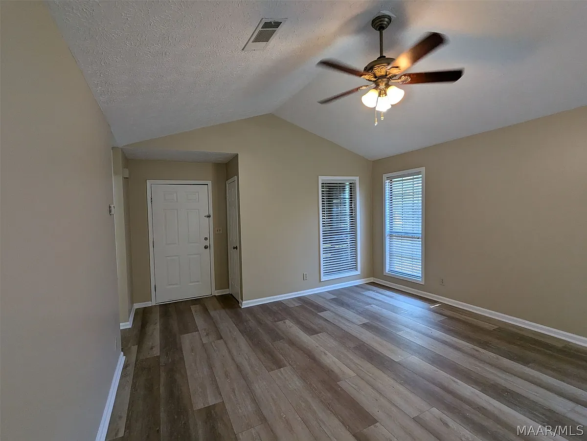 Building Photo - 6885 Brownwood Ln
