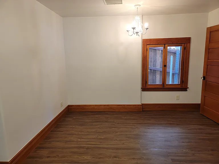 900 1/2 Lucile Ave — Photo 29