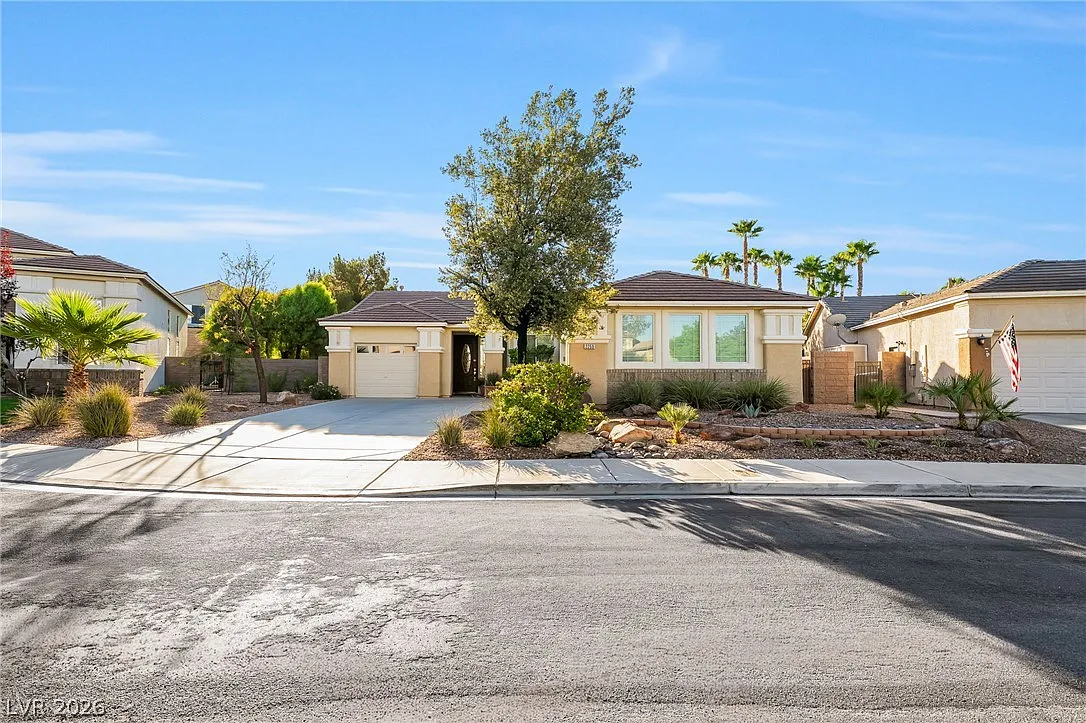 3 bed, 2.0 bath, 2044 sqft, $3,500 — Photo 1