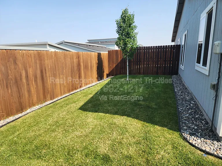 406 Dawson Ln — Photo 10