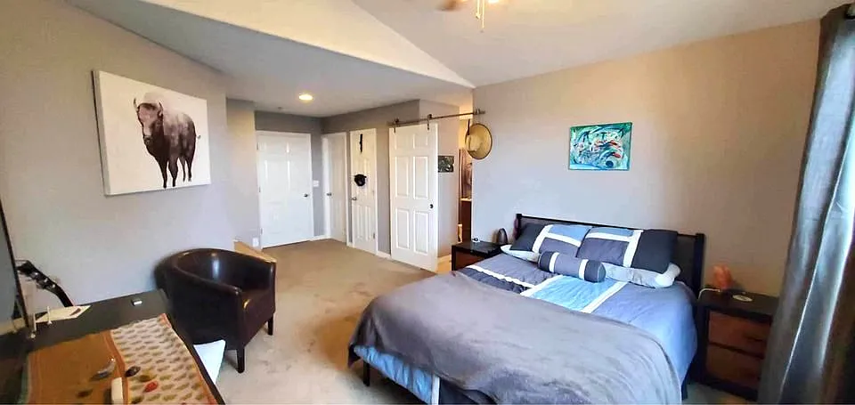 4 bed, 2718 sqft, $1,050 — Photo 1