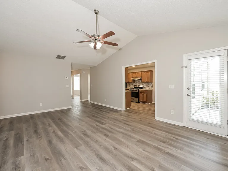 785 Ashland Park Way SE — Photo 4