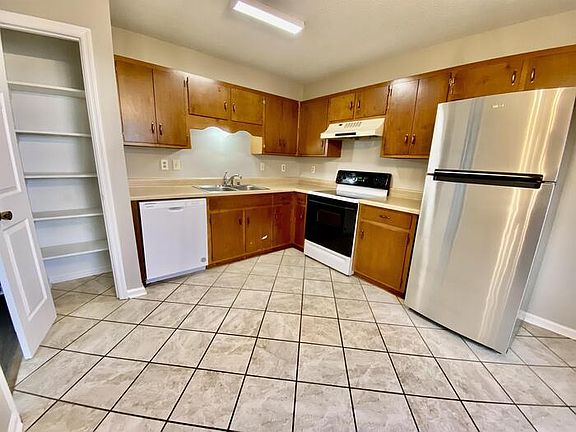 4th image of 240 Marinawoods Dr SE Unit F-1