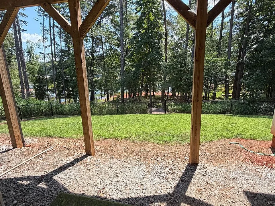 206 Elm Dr