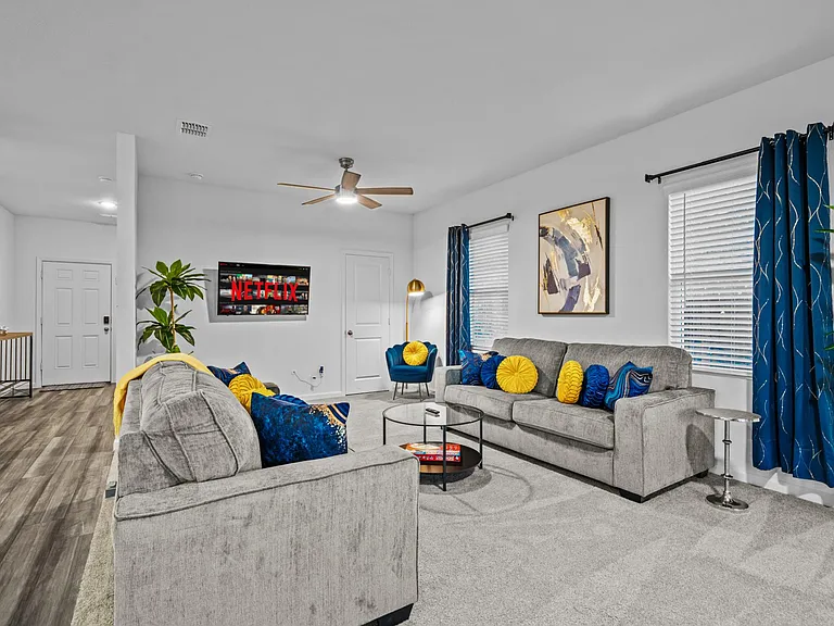 766 Camden Dr — Photo 21