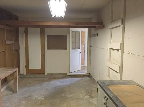 3rd image of 4233 Idlewood Dr