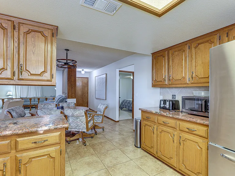 2400 Baron Dr — Photo 22
