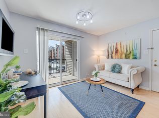 3306 Wyndham Cir APT 230, Alexandria, VA 22302