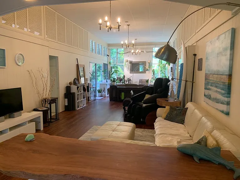 Manoa Rd — Photo 3