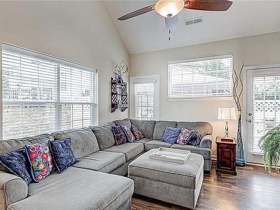 4th image of 522 Song Sparrow Ln