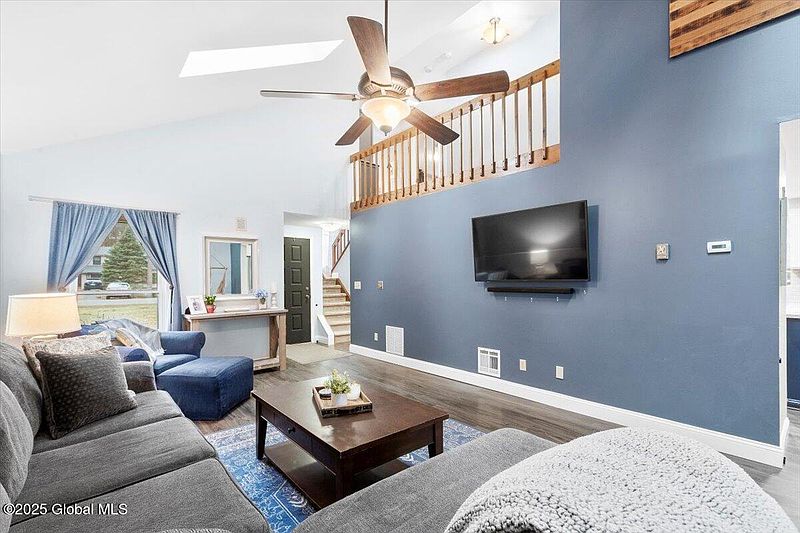 5th image of 102 Arrow Wood Place