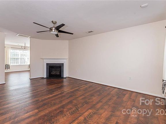 3rd image of 3407 Victoria Brook Ln