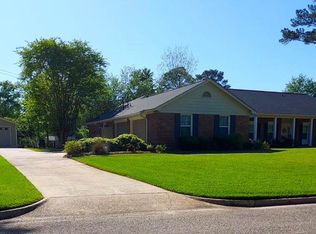 1202 Cambridge Rd, Dothan, AL 36305