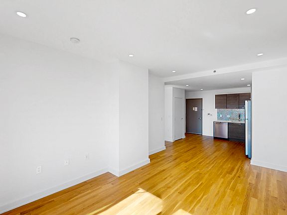5th image of 11-15 Broadway #5J