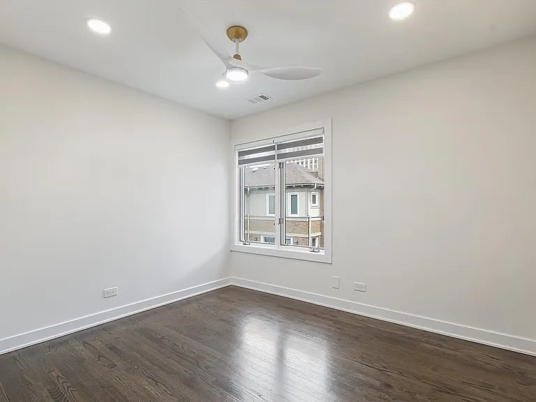 1308 S Plymouth Ct — Photo 21