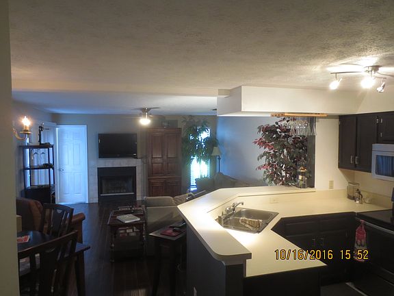 Kitchen & Living Area