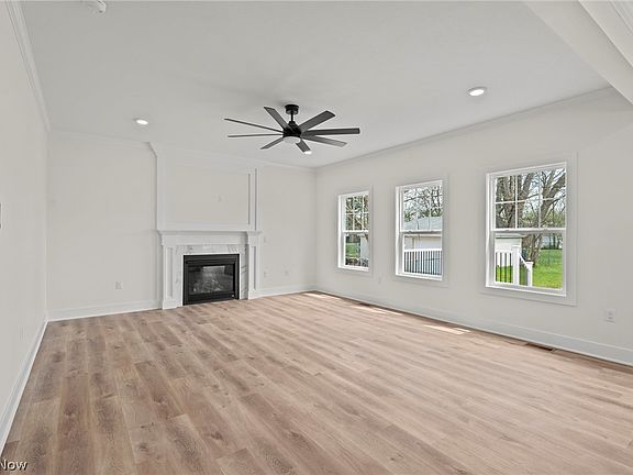 4th image of 5711 Columbia Dr