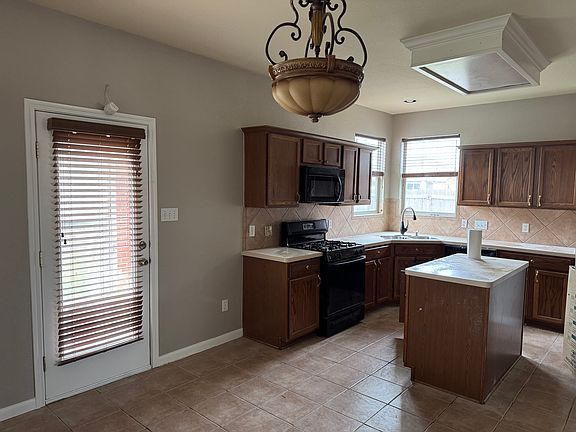 5th image of 17801 Kilkenny Dr