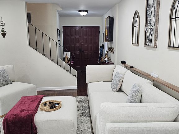 5th image of 2387 Royal Ann Dr