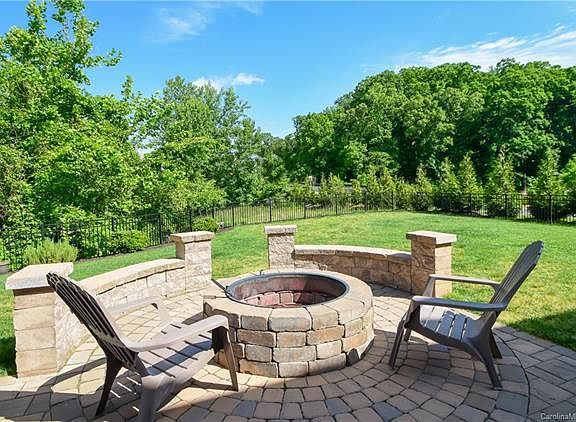 4th image of 4006 Bainbridge Pl