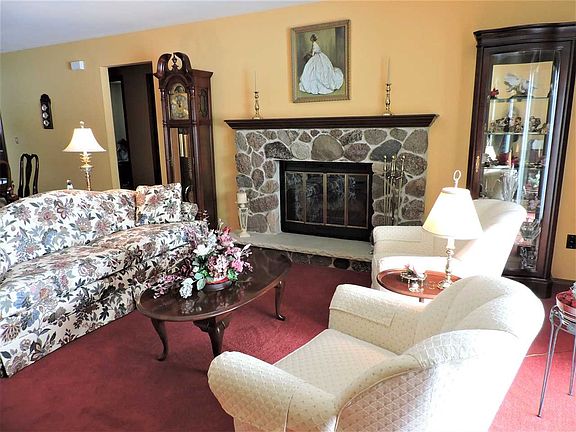 Woodburning fireplace!