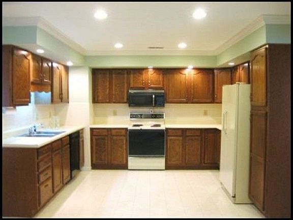 2nd image of 9111 Wesley Pl