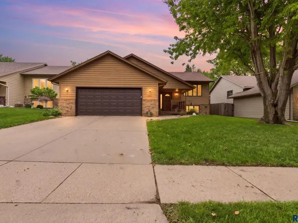 5024 E Fernwood Dr, Sioux Falls, SD 57110