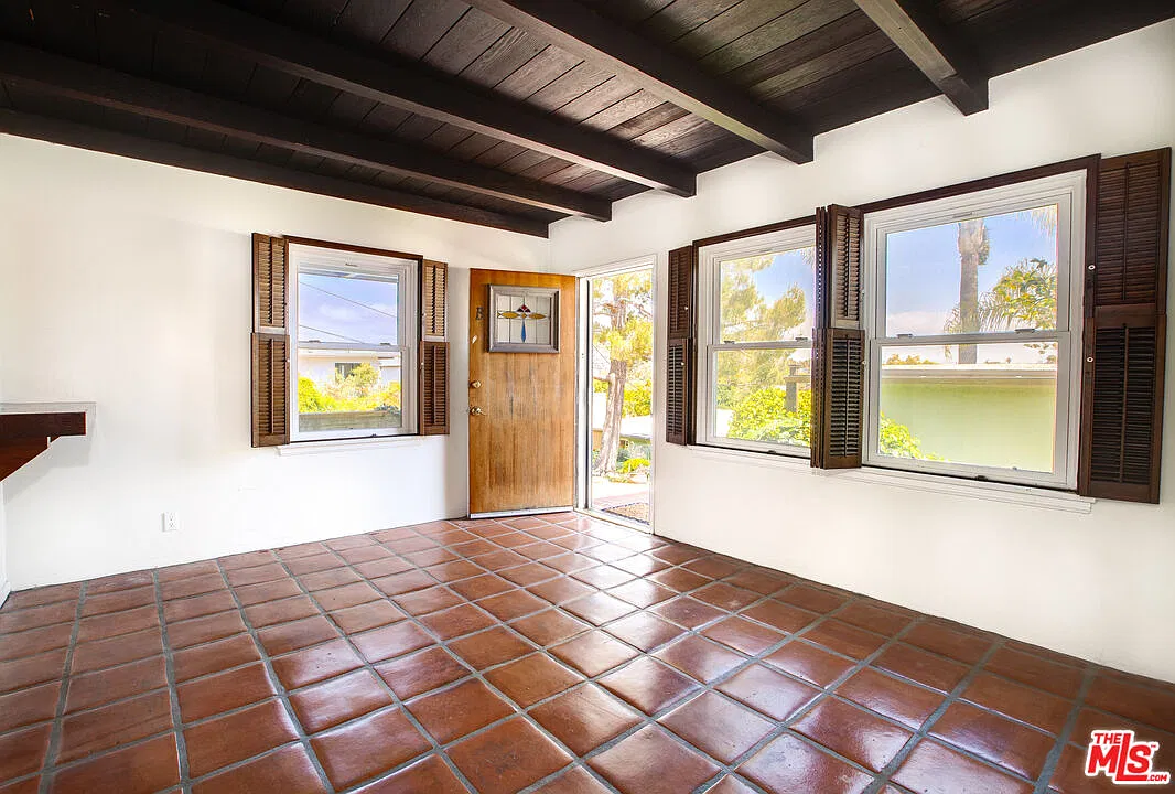 2 bed, 1.0 bath, $4,695 — Photo 2