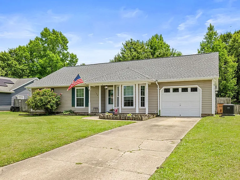 132 Stonemark Ct — Photo 2