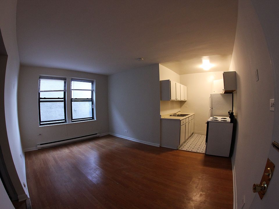 2nd image of 5726 N Winthrop Ave APT 306