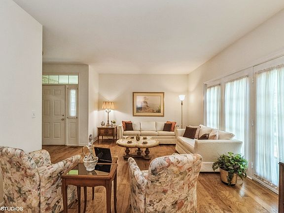 3rd image of 5 Ashford Ct #5