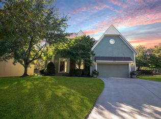 13912 Rosewood Dr, Overland Park, KS 66224