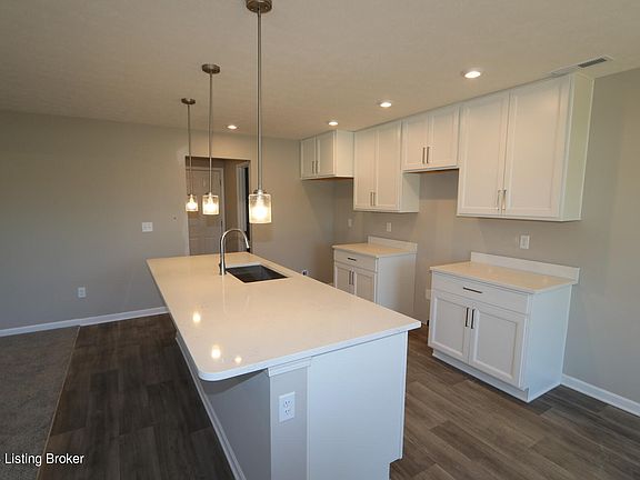 3rd image of 101 Willow Branch Dr