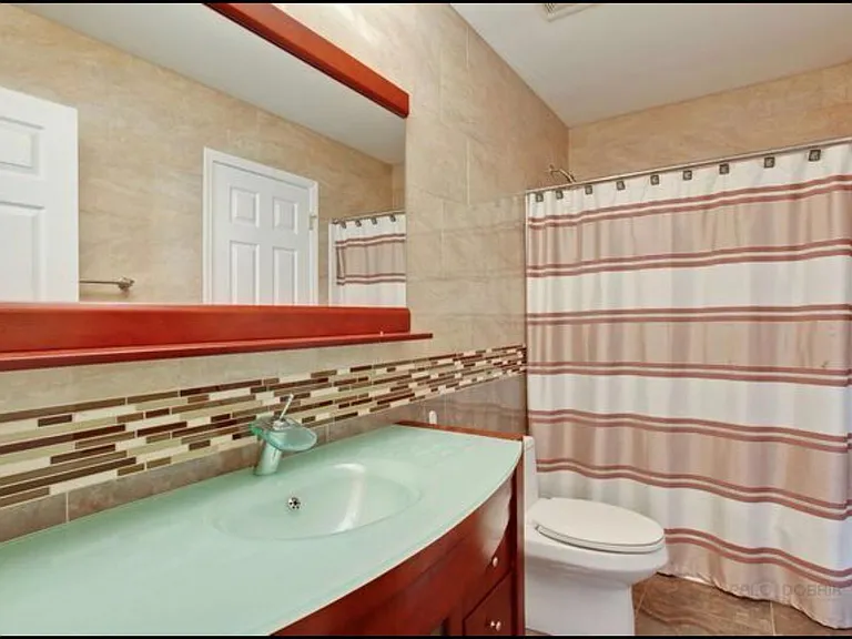 1903 Crenshaw Cir — Photo 23