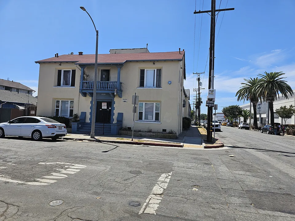1089 Coronado Ave #1