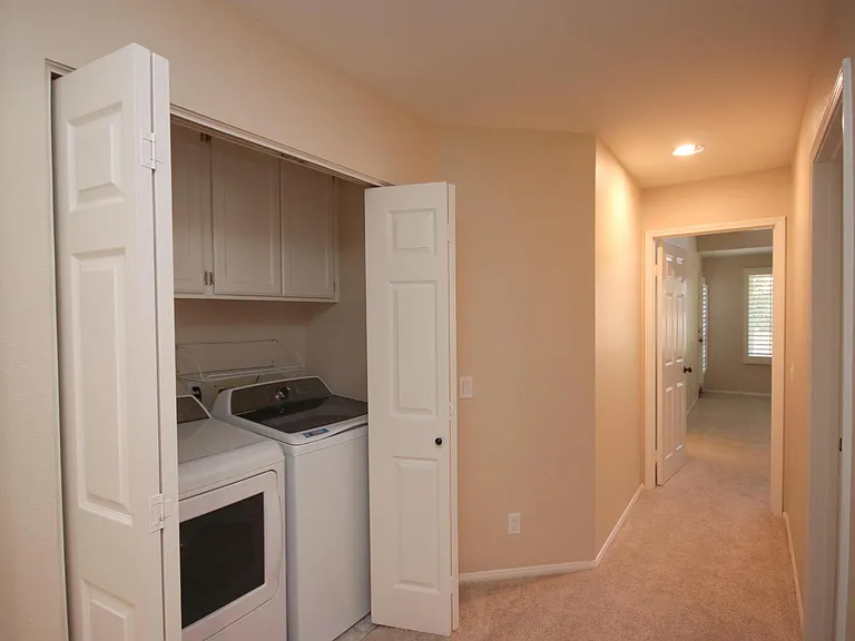 1074 Rocton Dr — Photo 18