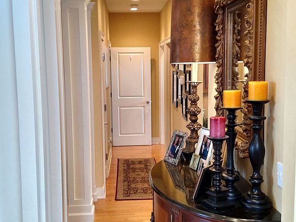 4th image of 713 Sovereign Dr