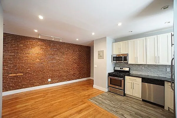 Rented by Bruma Realty LLC | media 10