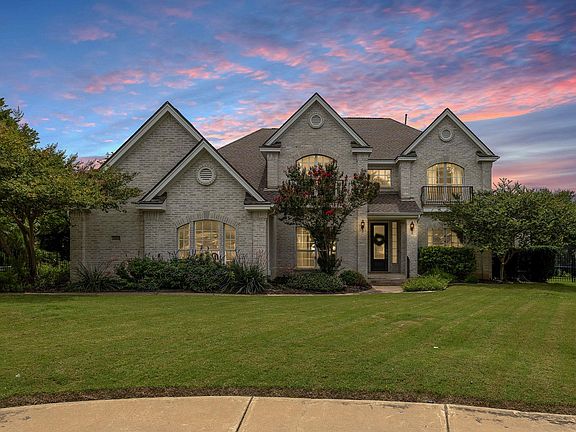 3rd image of 2263 Hamlet Cir