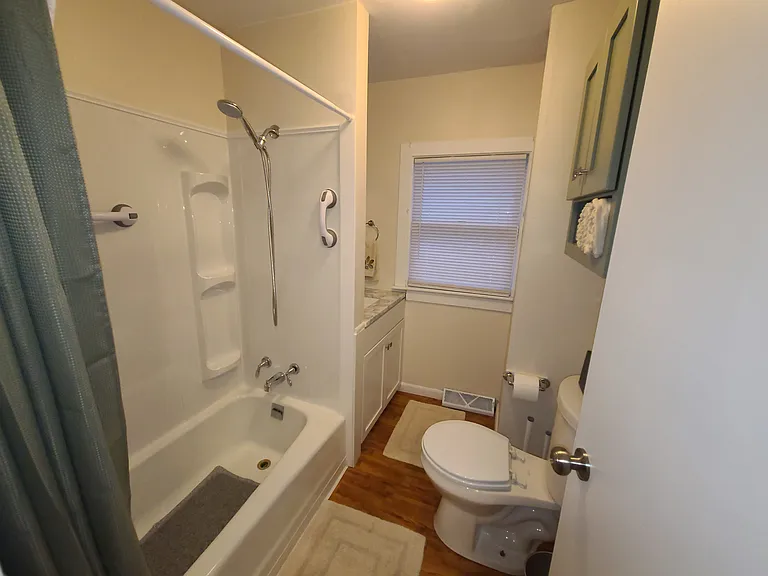 602 E Battell St #1/2 — Photo 10