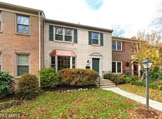 1822 Golf View Ct, Reston, VA 20190