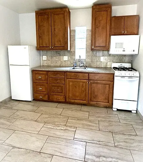 1 bed, 1.0 bath, 550 sqft, $1,000 — Photo 2