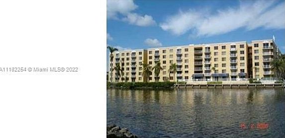 3rd image of 1740 NW North River Dr APT 521