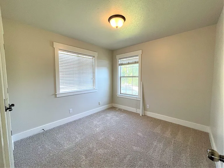 709 N Saddlebrook Way — Photo 35