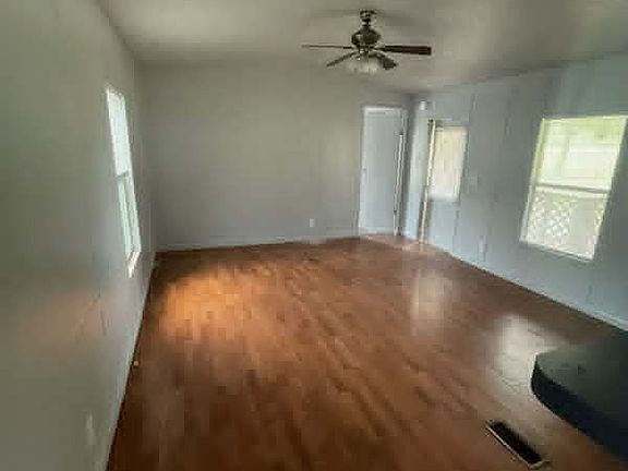 3rd image of 142 Pelt Ln