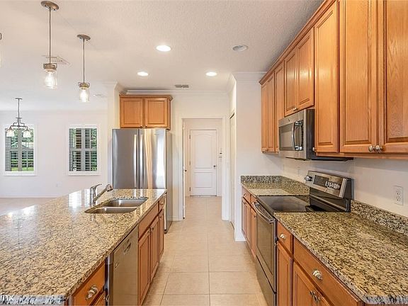 5th image of 7607 Sloewood Dr