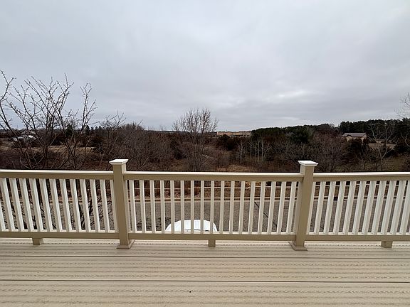 5th image of 24 Heritage Blvd