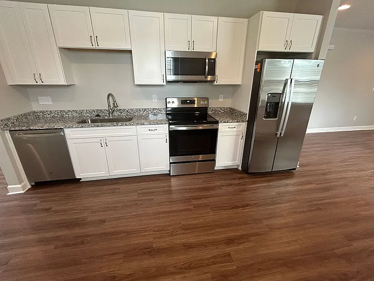 325 N Dean St — Photo 7