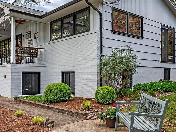 5th image of 303 Edgemere Dr